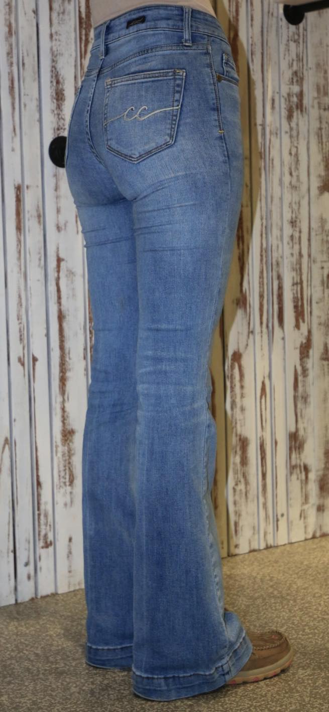 CC Carissa Classic – Denim Jeans – Light Wash – Dusk on the Downs