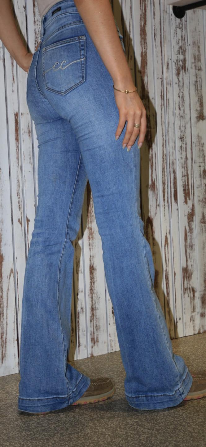 CC Carissa Classic – Denim Jeans – Light Wash – Dusk on the Downs